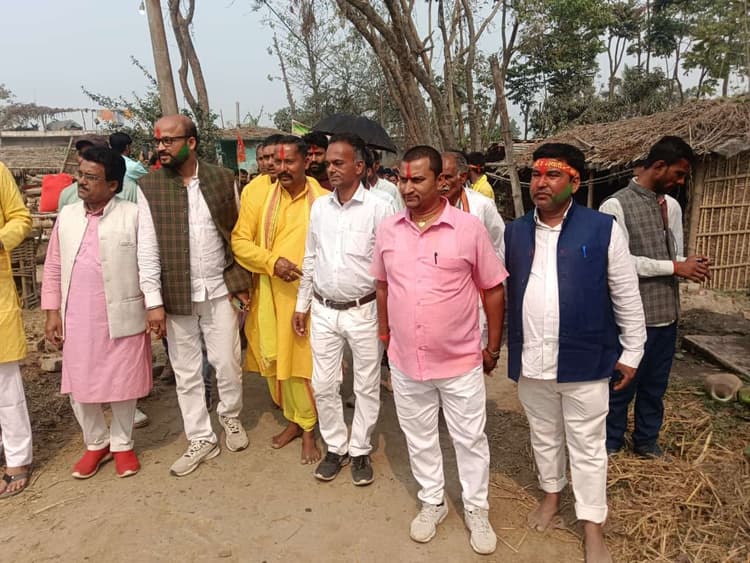 झिटकिया में महाशिवरात्रि पर कन्याओं ने निकाली कलश यात्रा