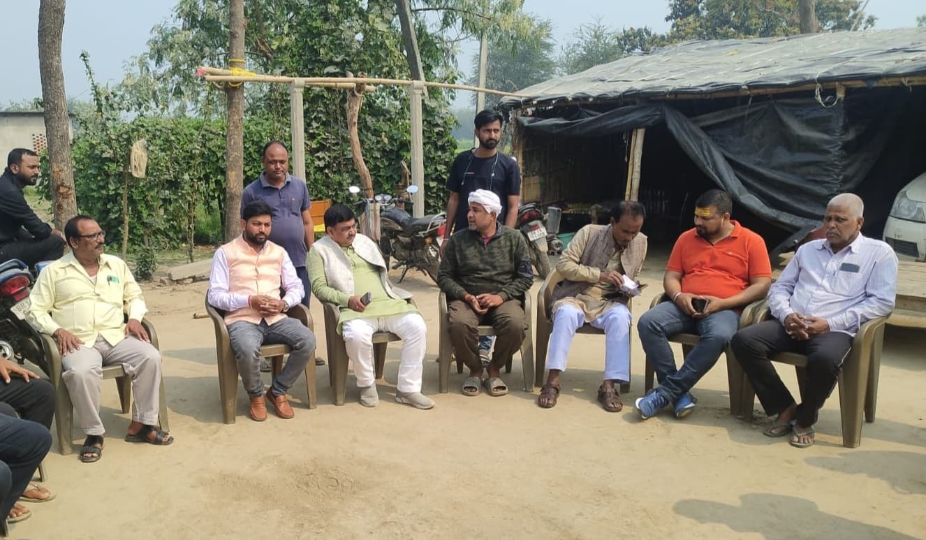 पूर्व भाजपा मंडल अध्यक्ष के परिजनों से मिले विधायक, दी सांत्वना