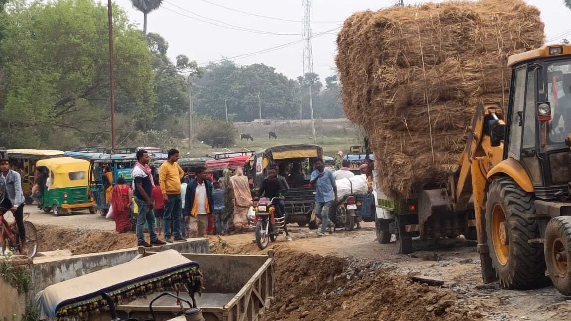 प्रिकॉशन बोर्ड नहीं, वाहन चालक हो रहे दुर्घटना के शिकार