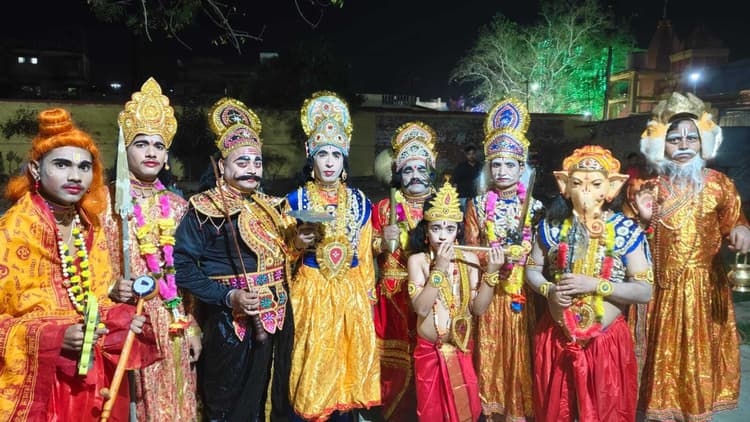 दूल्हा बने महादेव, बारात में देवताओं संग झूमे भूत-पिशाच