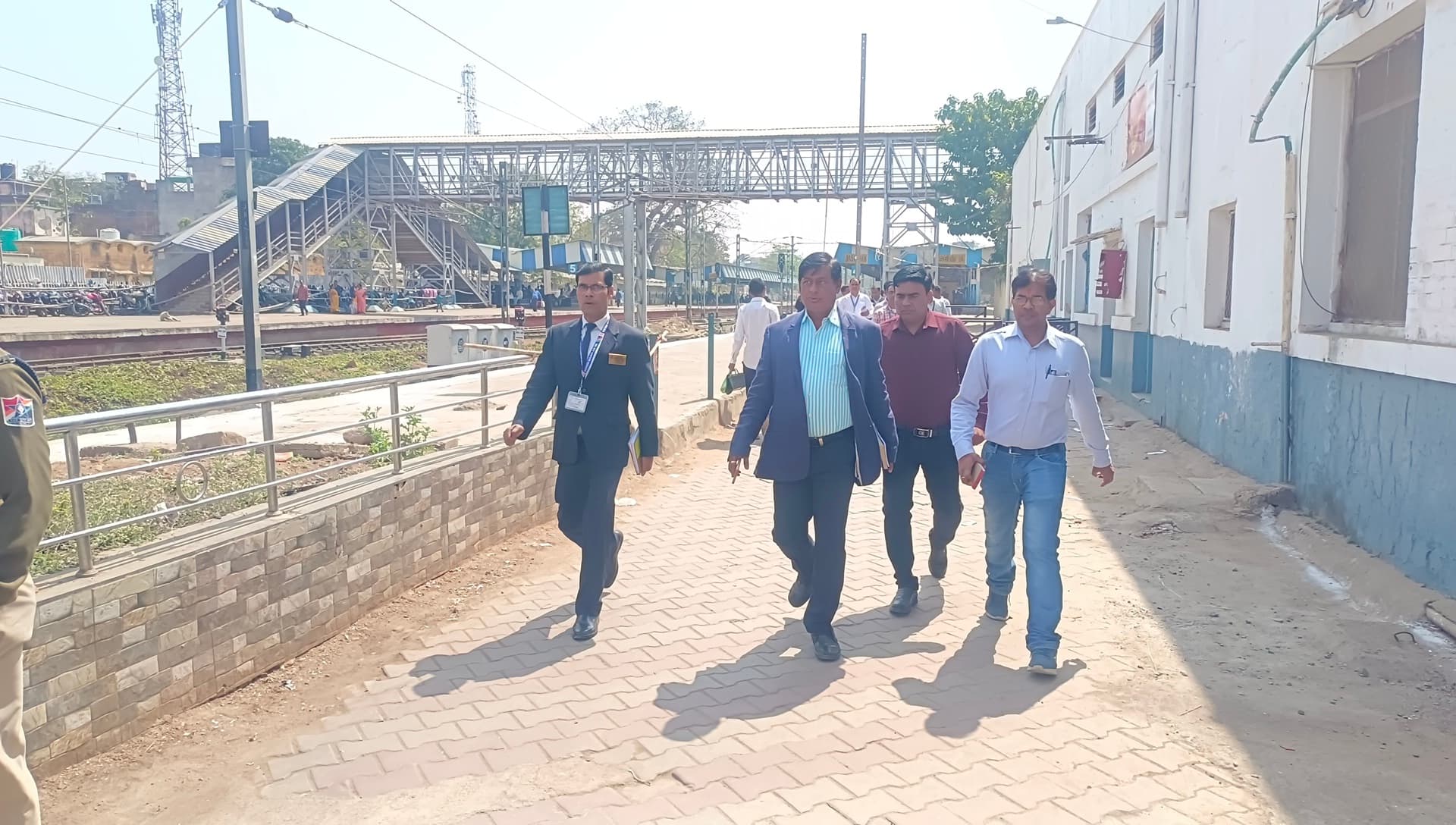 Deoghar news : रेलवे ने पर्व, त्योहारों पर यात्रियों की भीड़ को देखते हुए सुविधा में की है बढ़ोतरी : पीसीसीएम