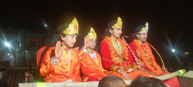 चितरा में आकर्षक झांकी के साथ निकाली शिव बारात