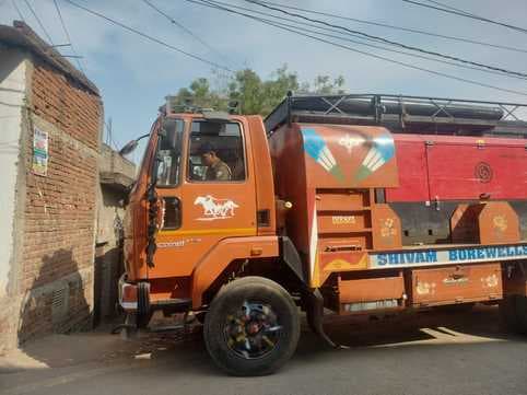 विशेष परिस्थिति में ही डीप बोरिंग कराने की मिलेगी अनुमति, दो बोरिंग वाहनों से वसूला जुर्माना