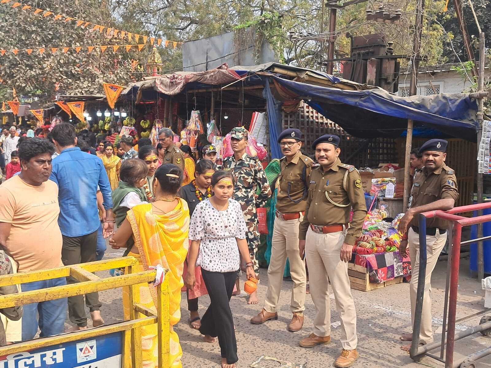 कड़ी सुरक्षा के बावजूद स्नैचरों ने मंदिरों से महिला श्रद्धालुओं के गले से उड़ाया आभूषण