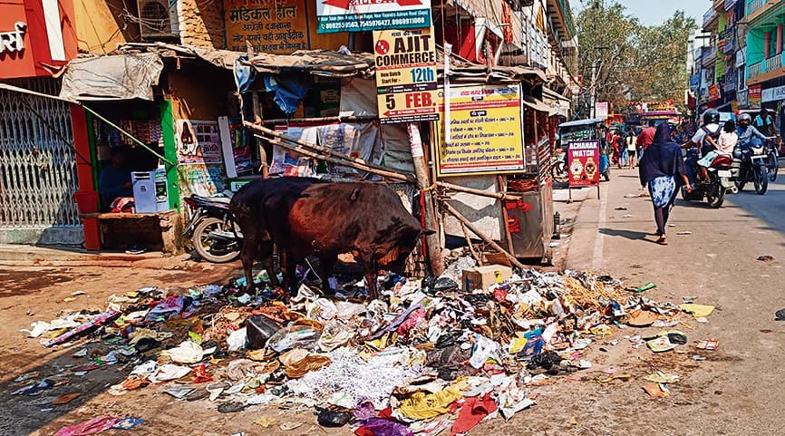 Gaya News : नगर निगम ने जहां लगाया जुर्माने का बैनर, वहीं कचरे का ढेर