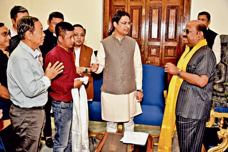 उत्तर बंगाल के चाय बागानों को बेचने की फिराक में है राज्य सरकार : बिष्ट