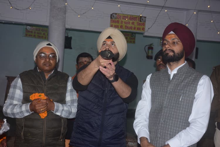 महाशिवरात्रि पर ढाई लाख श्रद्धालु ने किया जलाभिषेक