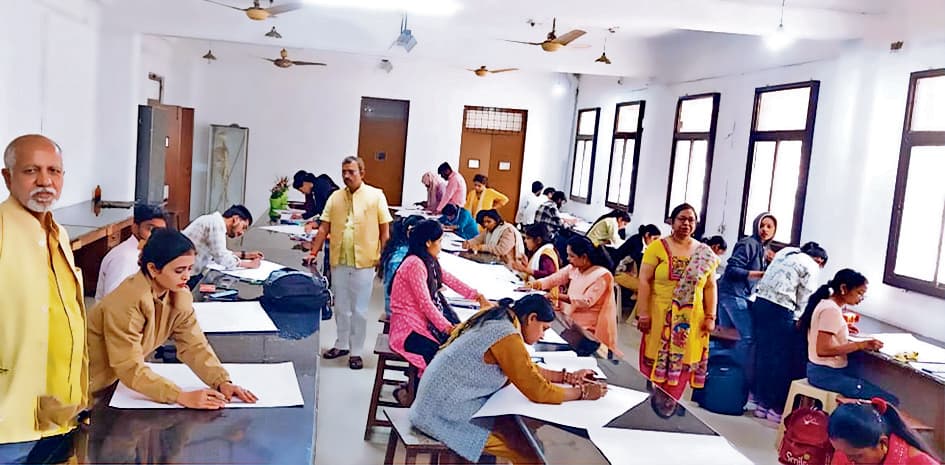 Gaya News : एमयू के जंतु विज्ञान व बायोटेक्नोलॉजी विभाग में पोस्टर प्रतियोगिता का आयोजन