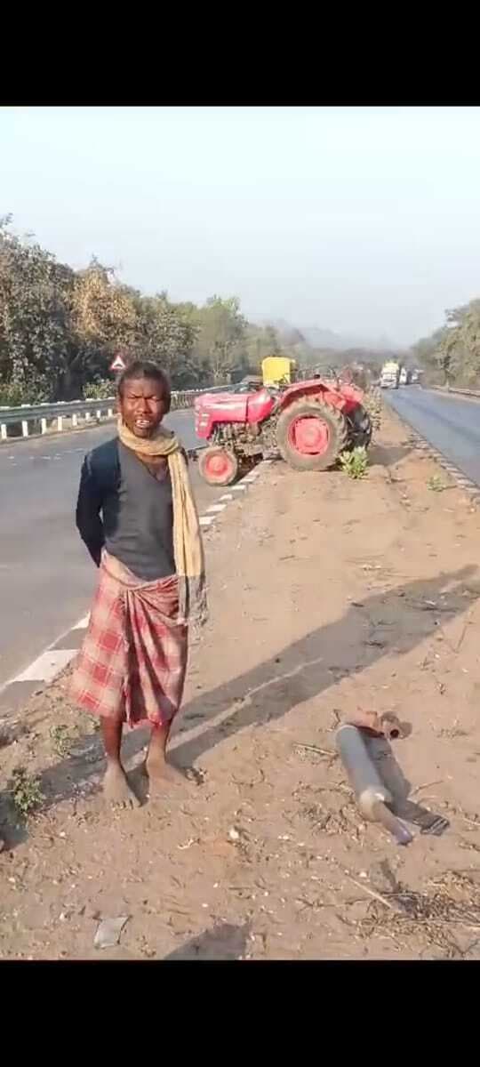 खुंटवा पोल इलाके में ट्रैक्टर पलटने से युवक की मौत