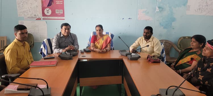 Deoghar News : पंस सदस्यों ने उठाया पेयजल समस्या व जर्जर बिजली तार का मुद्दा