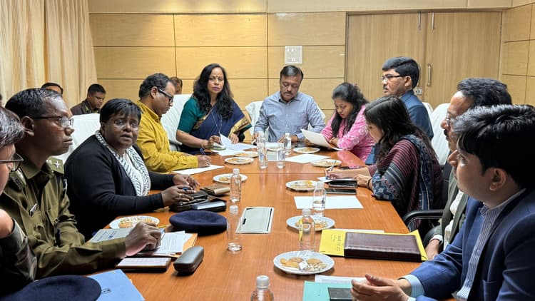 बाल अधिकार संरक्षण आयोग की सदस्य ने किया खूंटी का दौरा