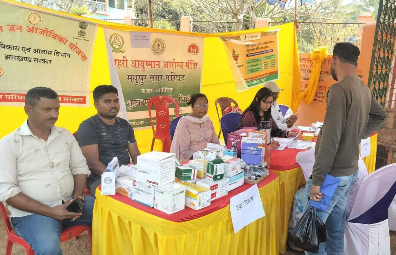 हेल्थ कैंप में शुगर व बीपी के मरीजों की हुई जांच