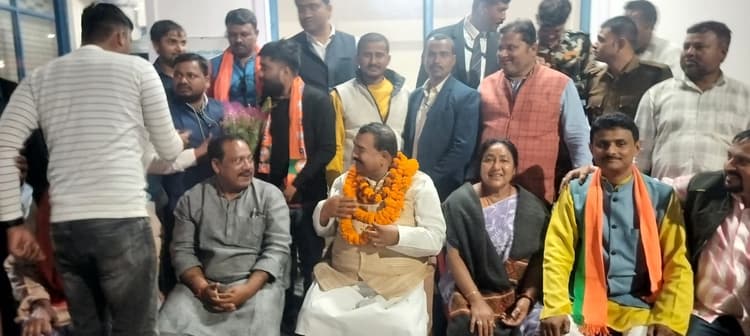 अररिया पहुंचने पर आपदा मंत्री का हुआ भव्य स्वागत