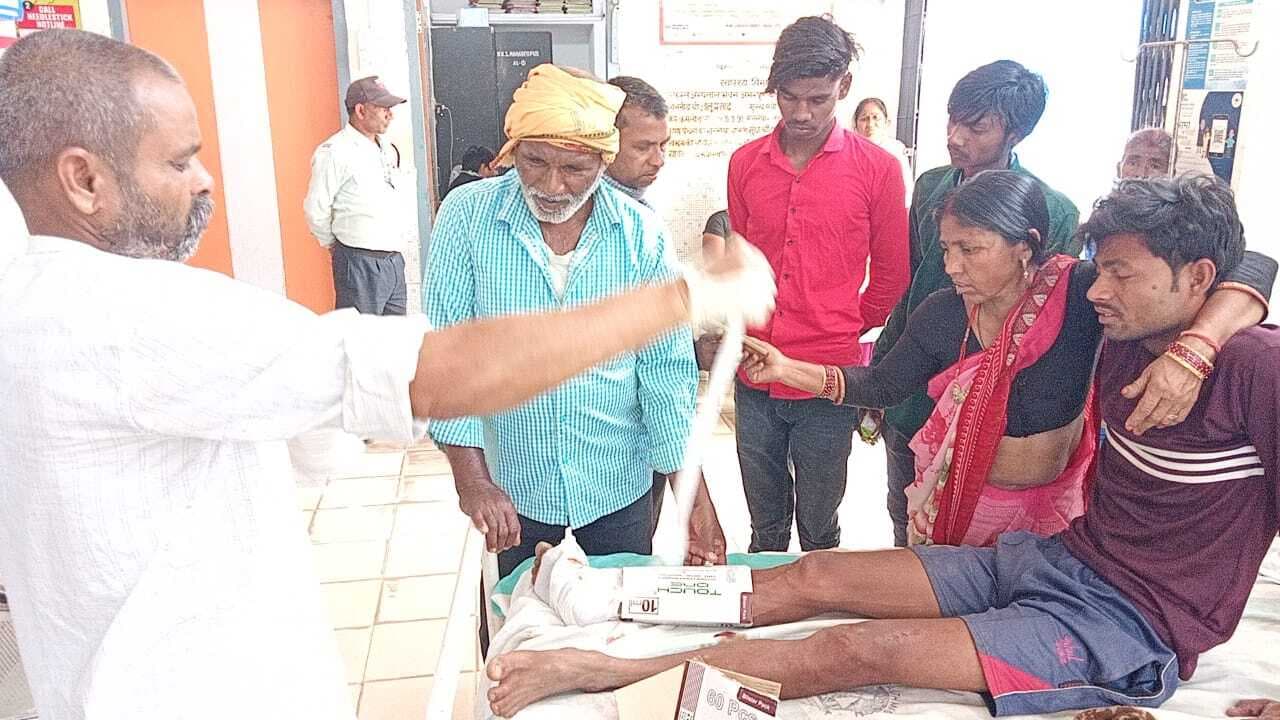 बाइक के धक्के से टोटो सवार घायल, रेफर