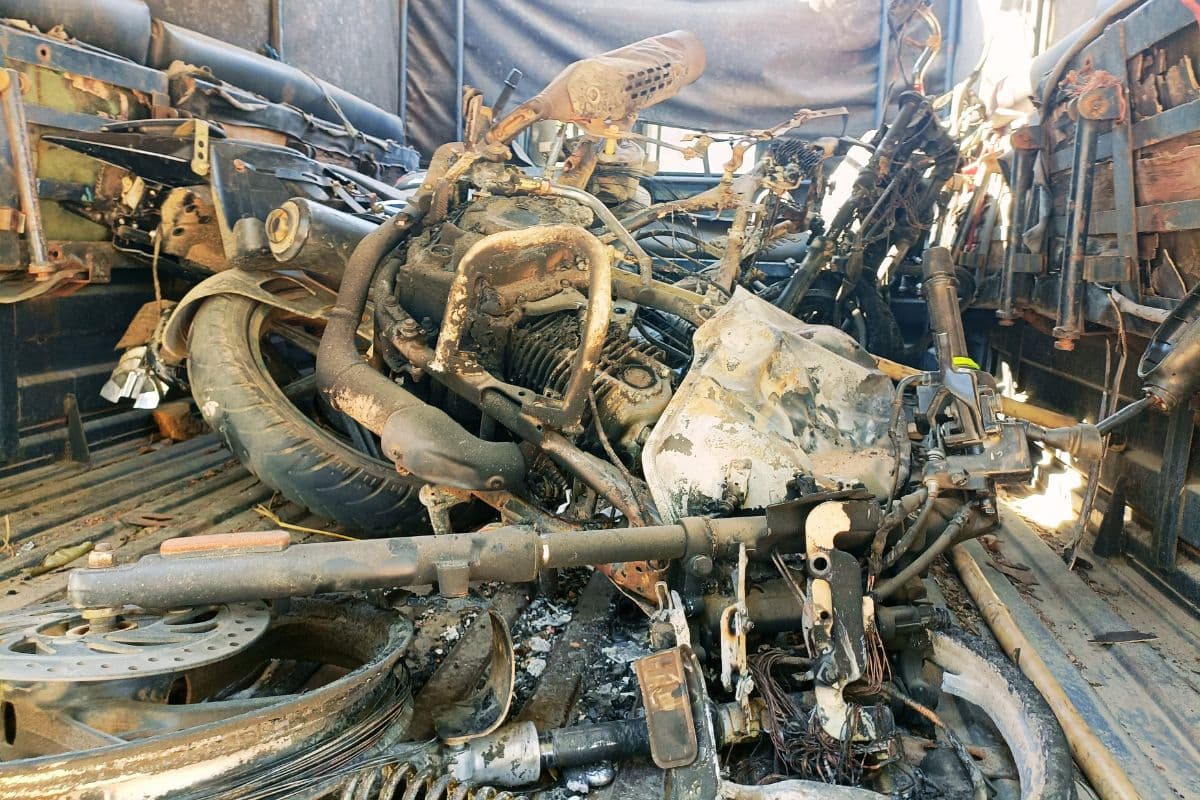 गिरिडीह में मूर्ति विसर्जन कर लौट रहे सिरसिया-बड़कीटांड़ गांव के लोग भिड़े, आधा दर्जन घायल, 3 बाईक को फूंका