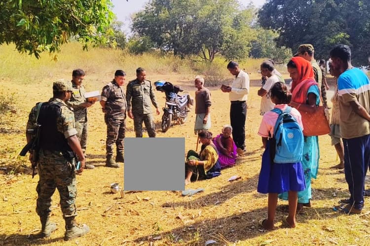 गुमला में 2 बेटियों के सामने पिता की गला रेतकर हत्या, 9 साल की बच्ची ने बताया आंखोंदेखा हाल