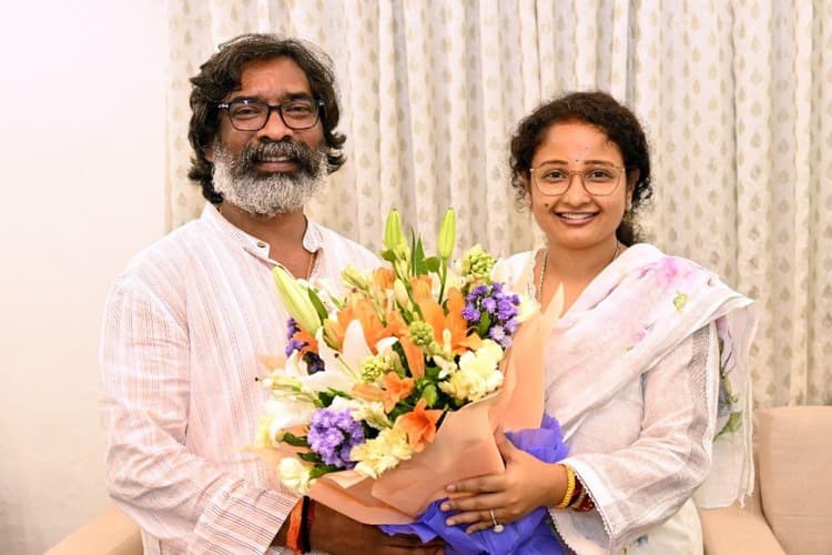 धनबाद में आज JMM का 53वां स्थापना दिवस समारोह, सीएम हेमंत सोरेन और कल्पना सोरेन करेंगे शिरकत, सुरक्षा के पुख्ता इंतजाम