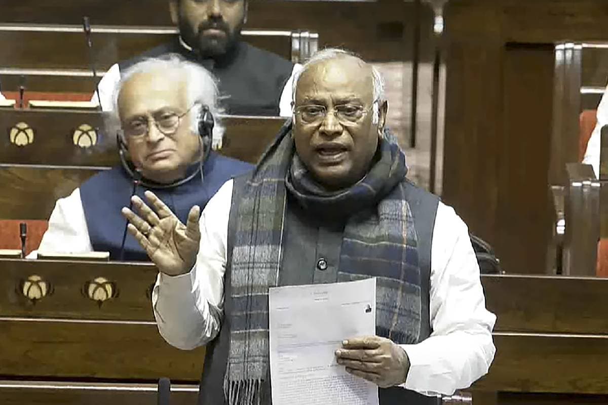 Parliament Video : वक्फ बिल पर राज्यसभा में हंगामा, बोले खरगे- फर्जी रिपोर्ट को हम नहीं मानेंगे