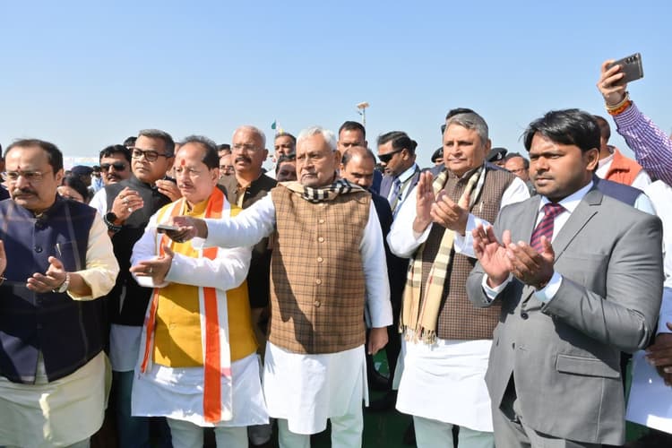 Nitish Kumar: नीतीश कुमार की बढ़ी सुरक्षा, अब नहीं पहना सकते हैं माला