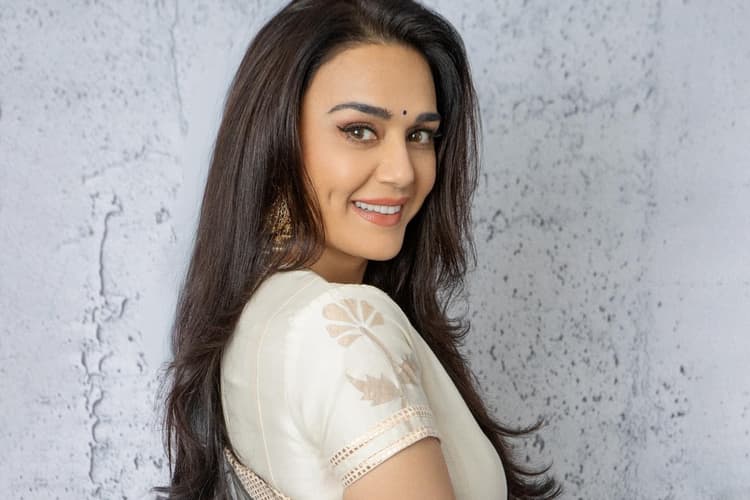 Preity Zinta Net Worth: करोड़ों संपत्ति की मालकिन हैं प्रीति जिंटी, अब राजनीति में एंट्री पर किया खुलासा