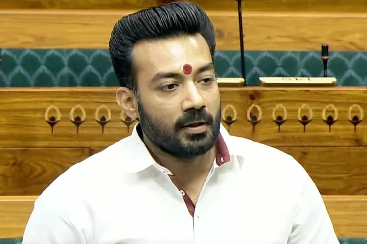 चुनाव से पहले इंडिया गठबंधन की पार्टियां होंगी NDA में शामिल, चिराग के सांसद का बड़ा दावा