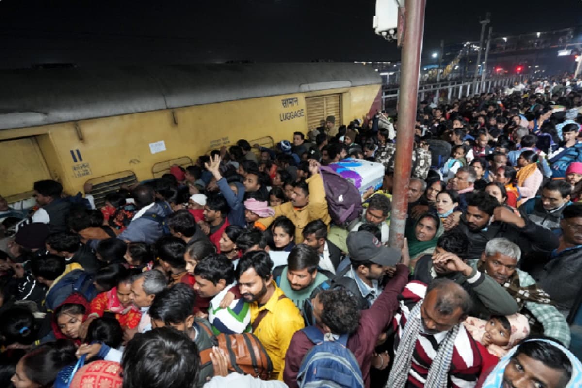 दिल्ली भगदड़ में हुई मौत पर तेजस्वी यादव ने जताया दुख, सरकार की व्यवस्था पर उठाया सवाल