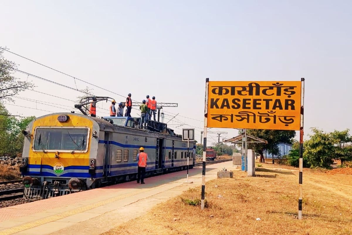 वंदे भारत के आने से पहले हावड़ा-नयी दिल्ली रेलखंड के इस स्टेशन पर गिरा ओवरहेड तार, 3 घंटे बाधित रही सेवा