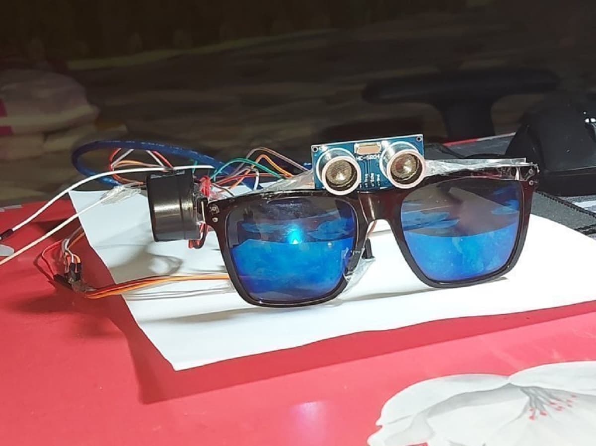 Smart Glasses for Blind: नेत्रहीनों की राह अब होगी आसान, दरभंगा के राजीव ने बनाया स्मार्ट चश्मा