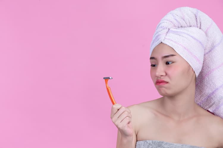 Beauty Tips: पार्लर पर ना करें पैसे बर्बाद, इस तरह से अब घर पर ही हटाएं चेहरे के अनचाहे बाल