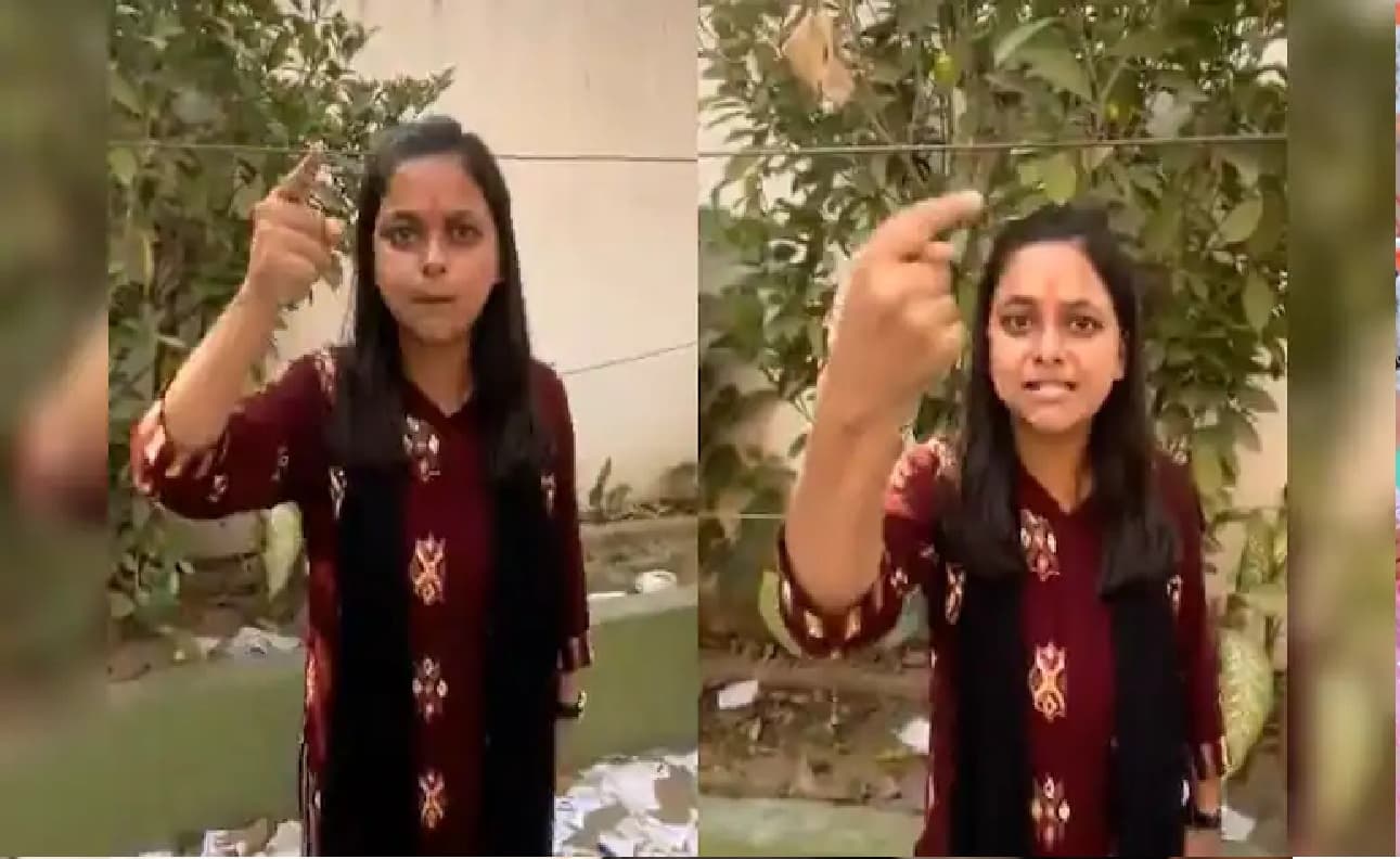 लड़की समझ के कमजोर समझ रहे हो, सीने पर गोली ठोको