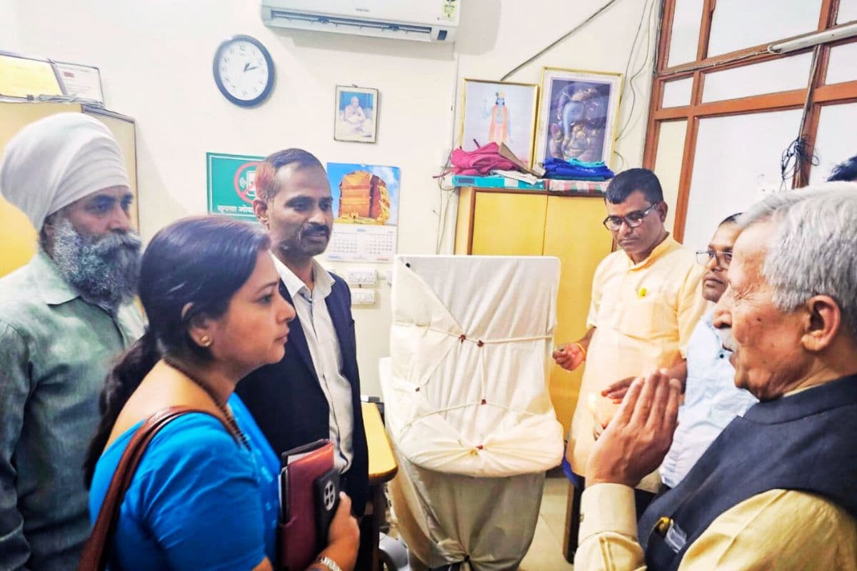 धनबाद के जगरनाथ हॉस्पिटल पर कार्रवाई, स्कैन सेंटर और अल्ट्रासोनोग्राफी मशीन सील