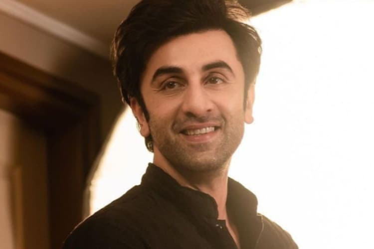 Ranbir Kapoor Net Worth: सिर्फ 250 से करोड़ों की संपत्ति खड़ी करने वाले रणबीर कपूर की कमाई जान हो जायेंगे हैरान!