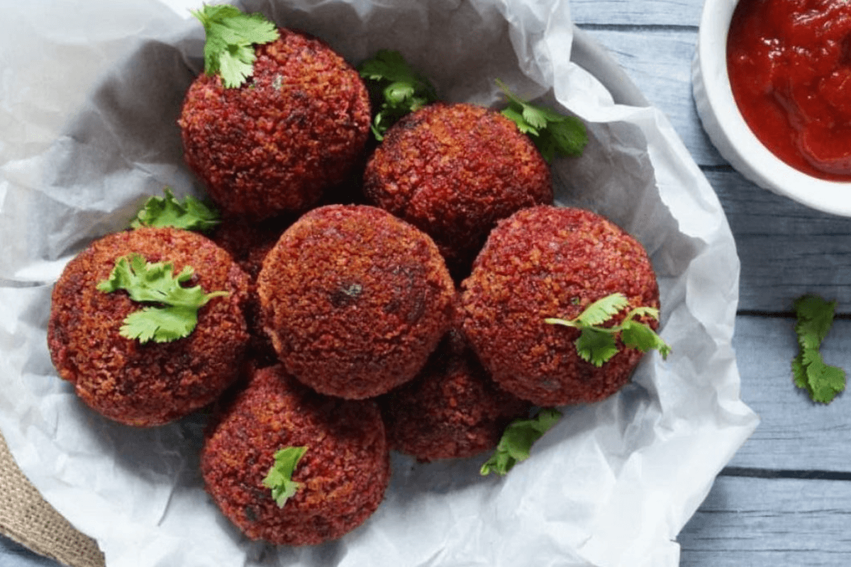 Beetroot Appe Recipe: नाश्ते में बनाएं आयरन और फाइबर से भरपूर बीटरूट अप्पे
