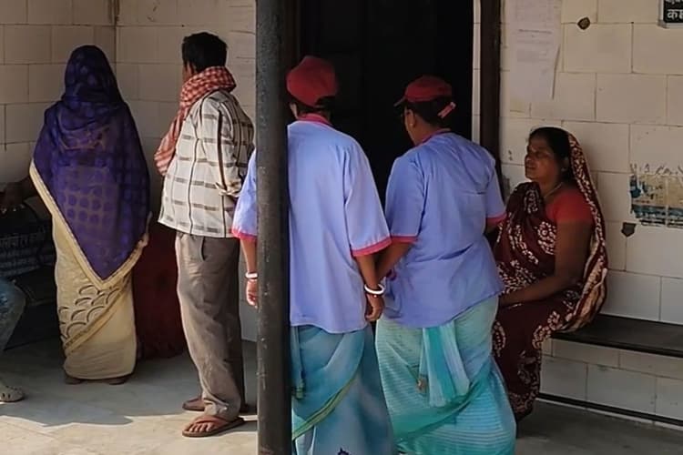 मुजफ्फरपुर में गर्लफ्रेंड के घर समझाने गए पिता को बनाया बंधक, गलतफहमी में जमकर कर दी पिटाई
