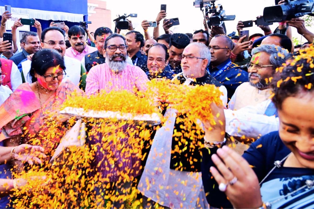 Holi 2025 Hemant Soren Kalpana Soren Jharkhand Assembly Holi Milan Samaroh Holi 2025 Hemant Soren Kalpana Soren Jharkhand Assembly Holi Milan Samaroh