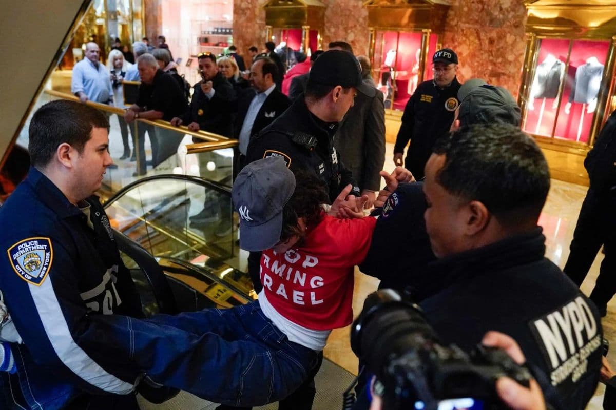 ट्रंप प्रशासन पर फूटा यहूदियों का गुस्सा, 98 गिरफ्तार, भड़का विरोध