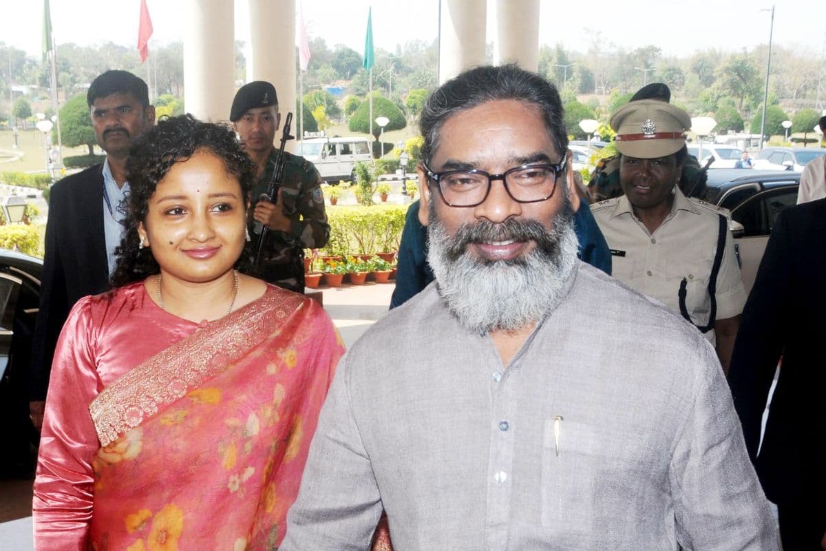 jharkhand Chief Minister Hemant Soren with wife
