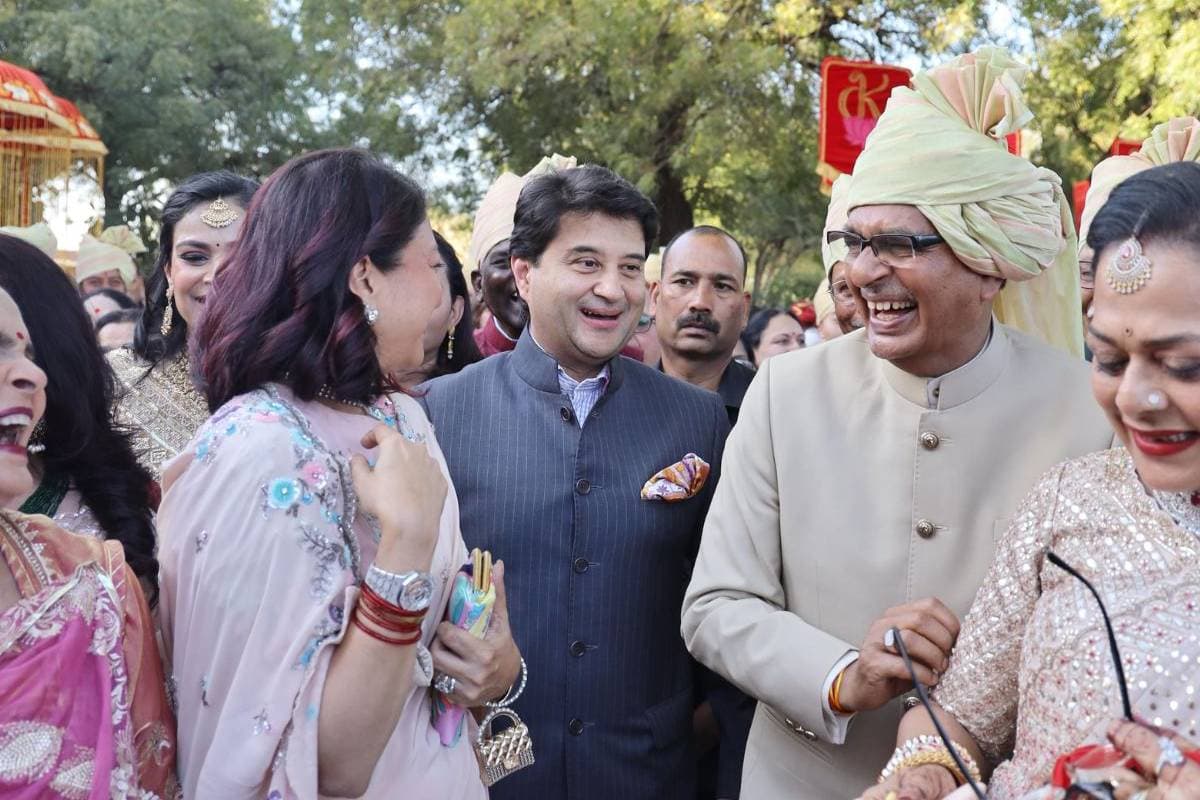 Watch Video : शिवराज सिंह चौहान के बेटे की शादी में ज्योतिरादित्य सिंधिया ने जमकर किया डांस
