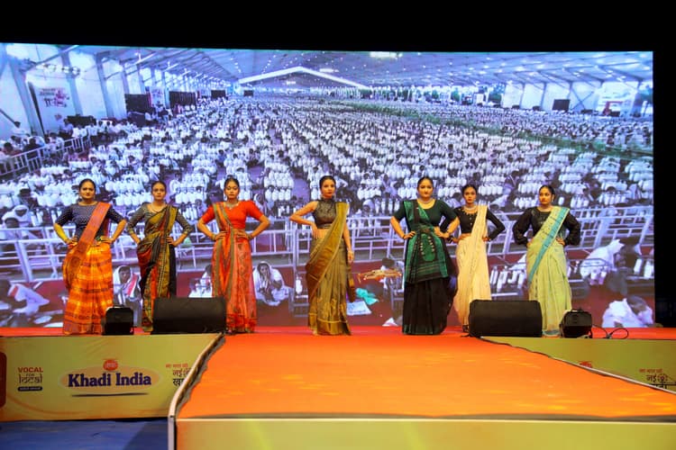 Khadi: खादी के क्षेत्र में काम करने वाले कारीगरों के पारिश्रमिक में एक अप्रैल से होगी 20 फीसदी वृद्धि