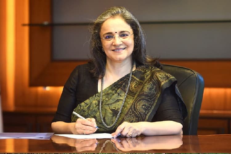माधबी पुरी बुच को हाईकोर्ट से बड़ी राहत, 4 हफ्ते तक नहीं होगी एफआईआर दर्ज