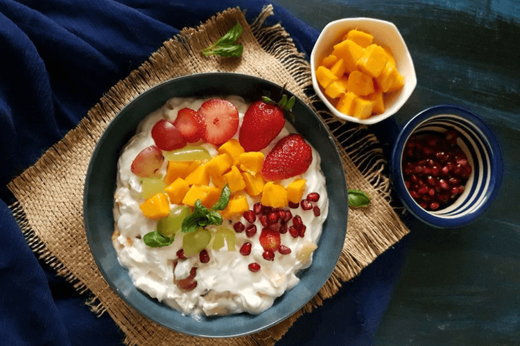 Milk Fruit Cream Recipe: होली पर बनाएं ये रिफ्रेशिंग मिल्क फ्रूट क्रीम एक सिप लेते ही छा जाएगी ताजगी