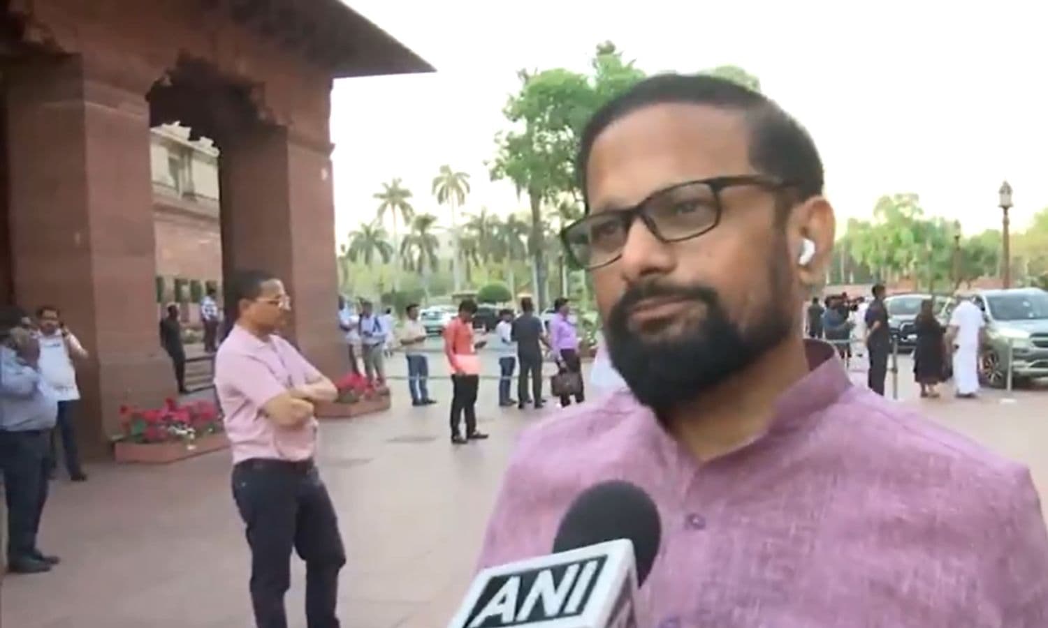 ‘INDIA गठबंधन का नाम औरंगजेब फैन क्लब होना चाहिए’, शिवसेना सांसद ने कसा तंज