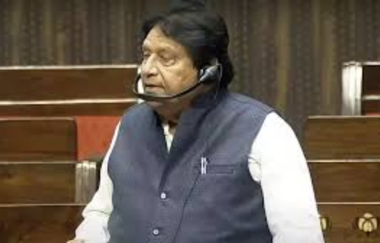 'नहीं मांगूंगा माफी', सपा सांसद ने राणा सांगा विवाद पर दिया बयान, सुरक्षा की कर दी मांग