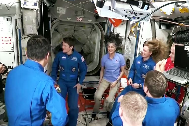 Sunita Williams Return: 17 घंटे का सफर तय कर अंतरिक्ष से लौट रहीं सुनीता विलियम्स, कैसे होगी ड्रैगन कैप्सूल की लैंडिंग?