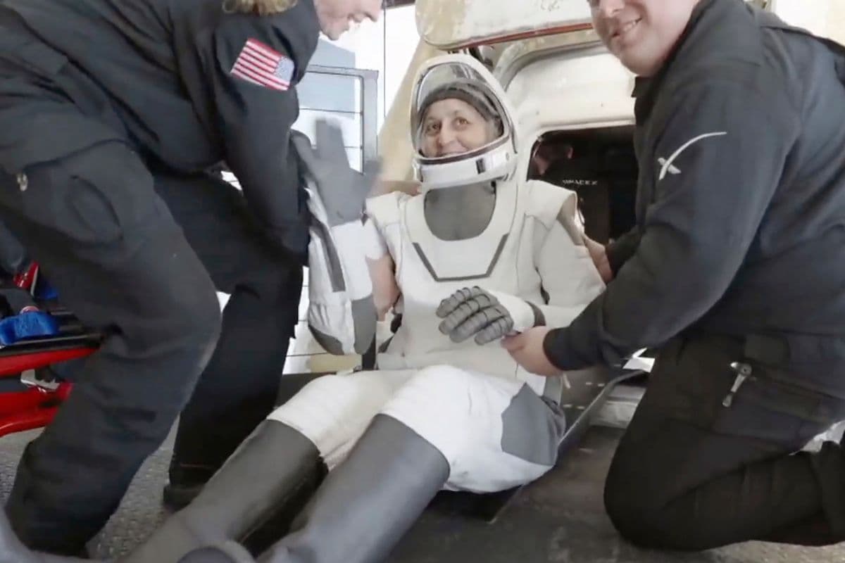Sunita Williams leg started trembling on earth Sunita Williams leg started trembling on earth