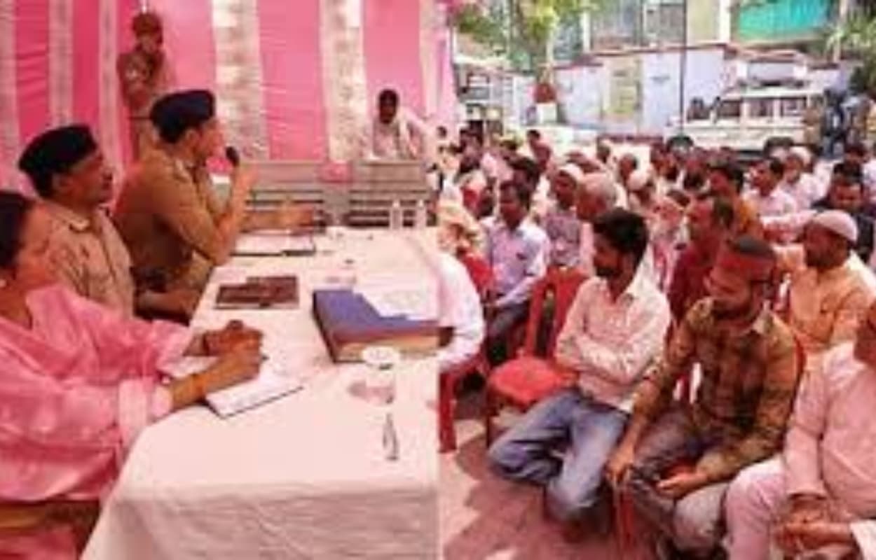 सेवइयां खिलानी है तो गुजिया खाना होगा.. संभल के सीओ ने क्यों दिया ऐसा बयान?