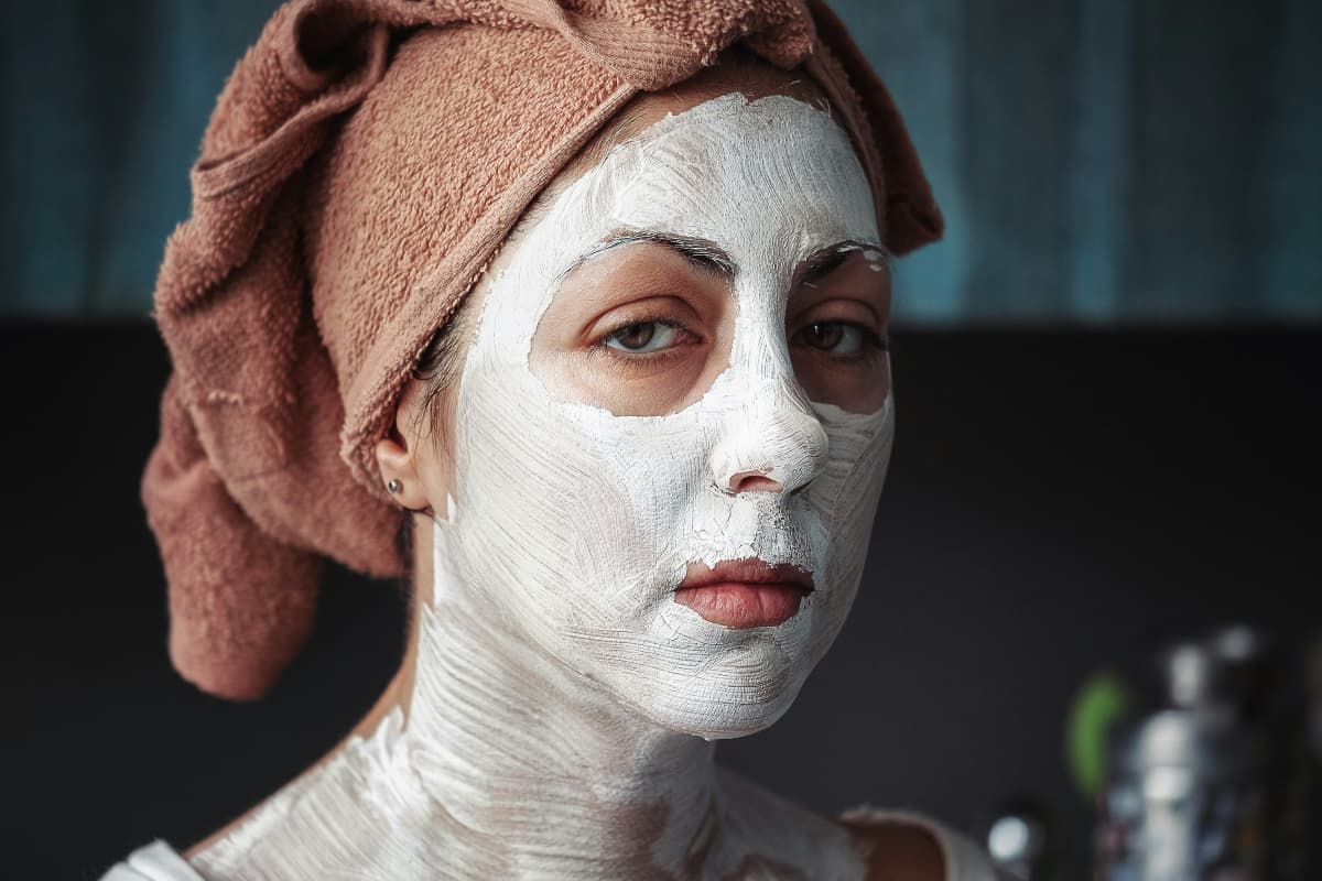 Beauty Tips: 50 की उम्र में भी दिखेगी चेहरे पर 30 की ग्लो और टाइटनेस, चेहरे पर इन होम मेड मास्क का करें इस्तेमाल