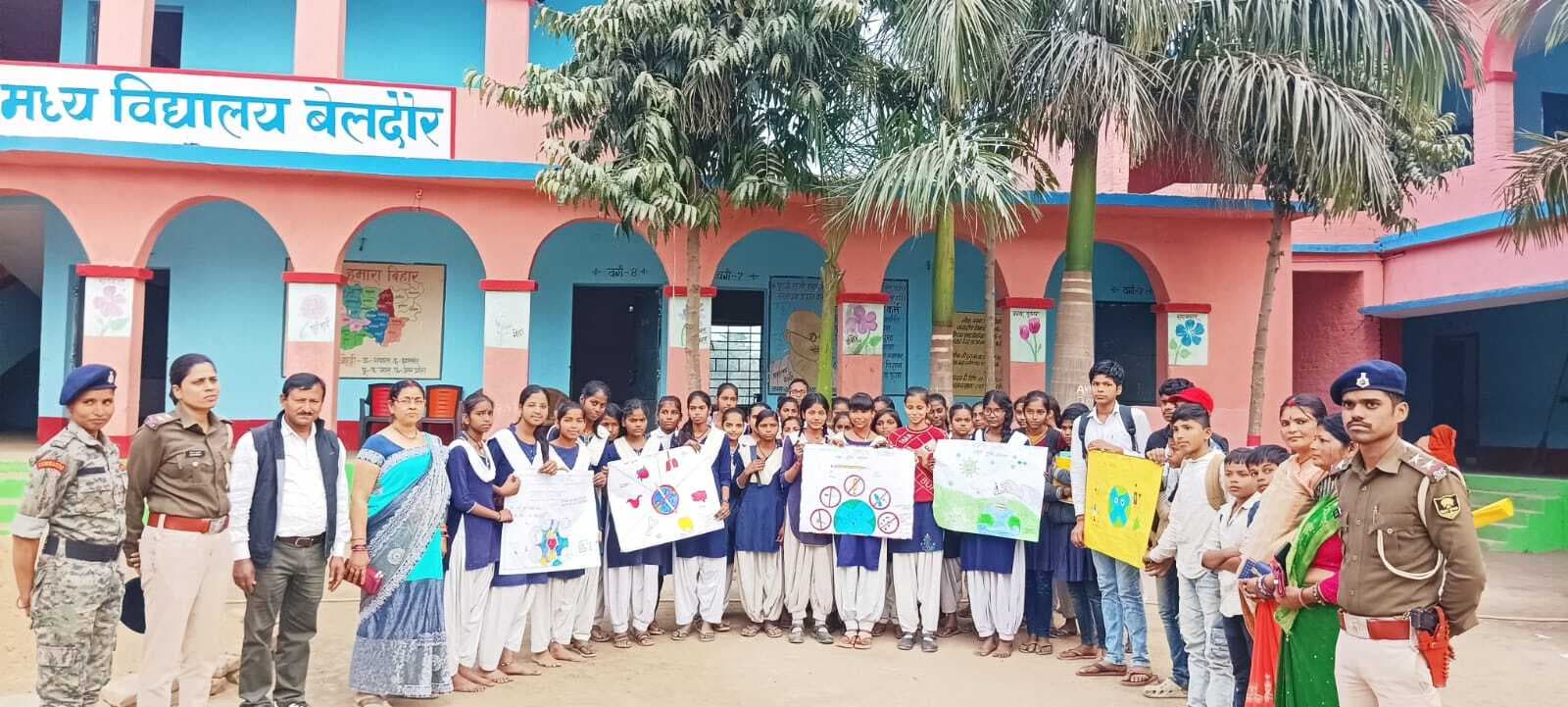 विद्यालय में नशा मुक्ति के पेंटिग प्रतियोगिता आयोजित कर मनाया पुलिस सप्ताह दिवस