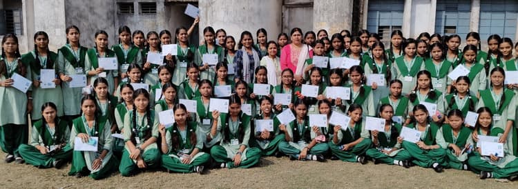 Bokaro News : आसान था अंग्रेजी का पेपर, अच्छे अंक आने की उम्मीद