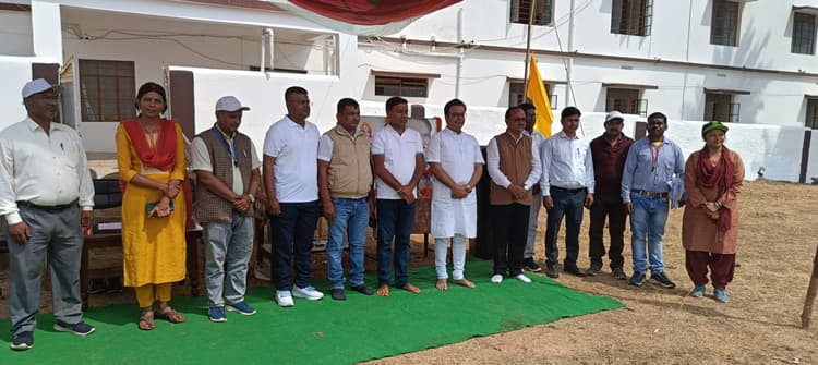 Giridih News :केएन बक्शी बीएड कॉलेज में वार्षिक खेल महोत्सव शुरू